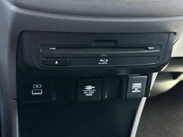 Used 2023 Honda Odyssey Elite image 22
