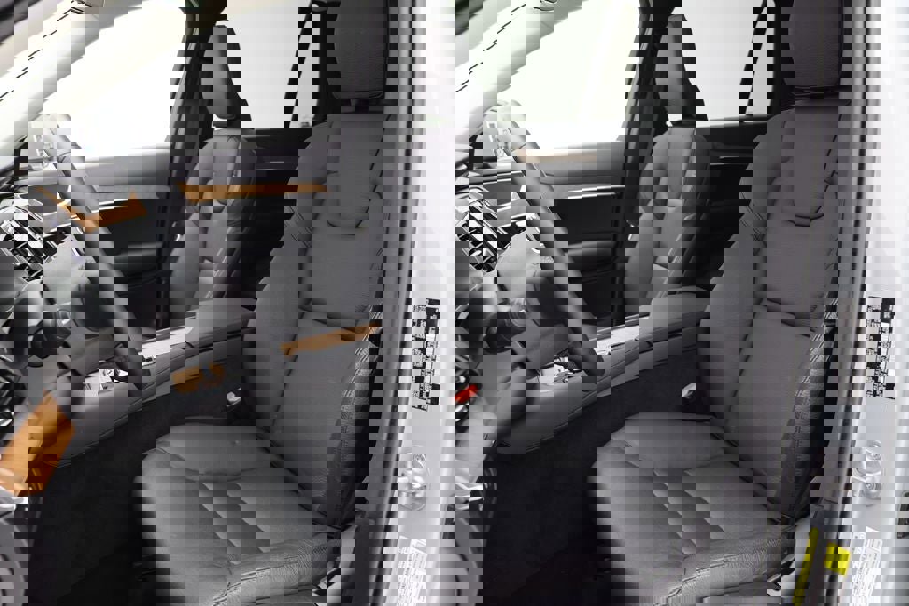 Used 2024 Volvo XC90 T8 Plus w/ Protection Package Premier image 15