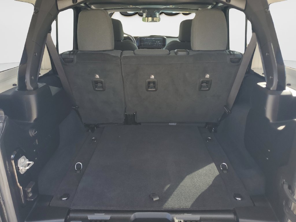 Used 2025 Jeep Wrangler Unlimited Sahara AWD/4WD image 10