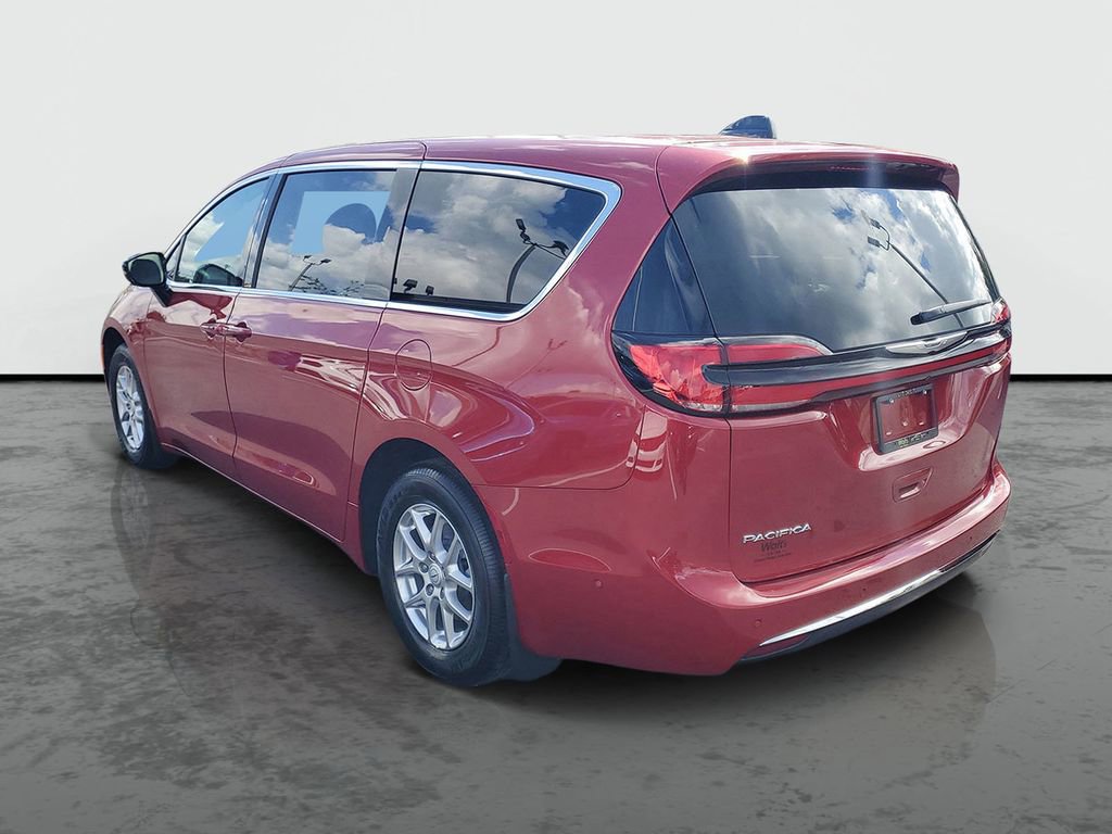 New 2025 Chrysler Pacifica Select FWD image 3