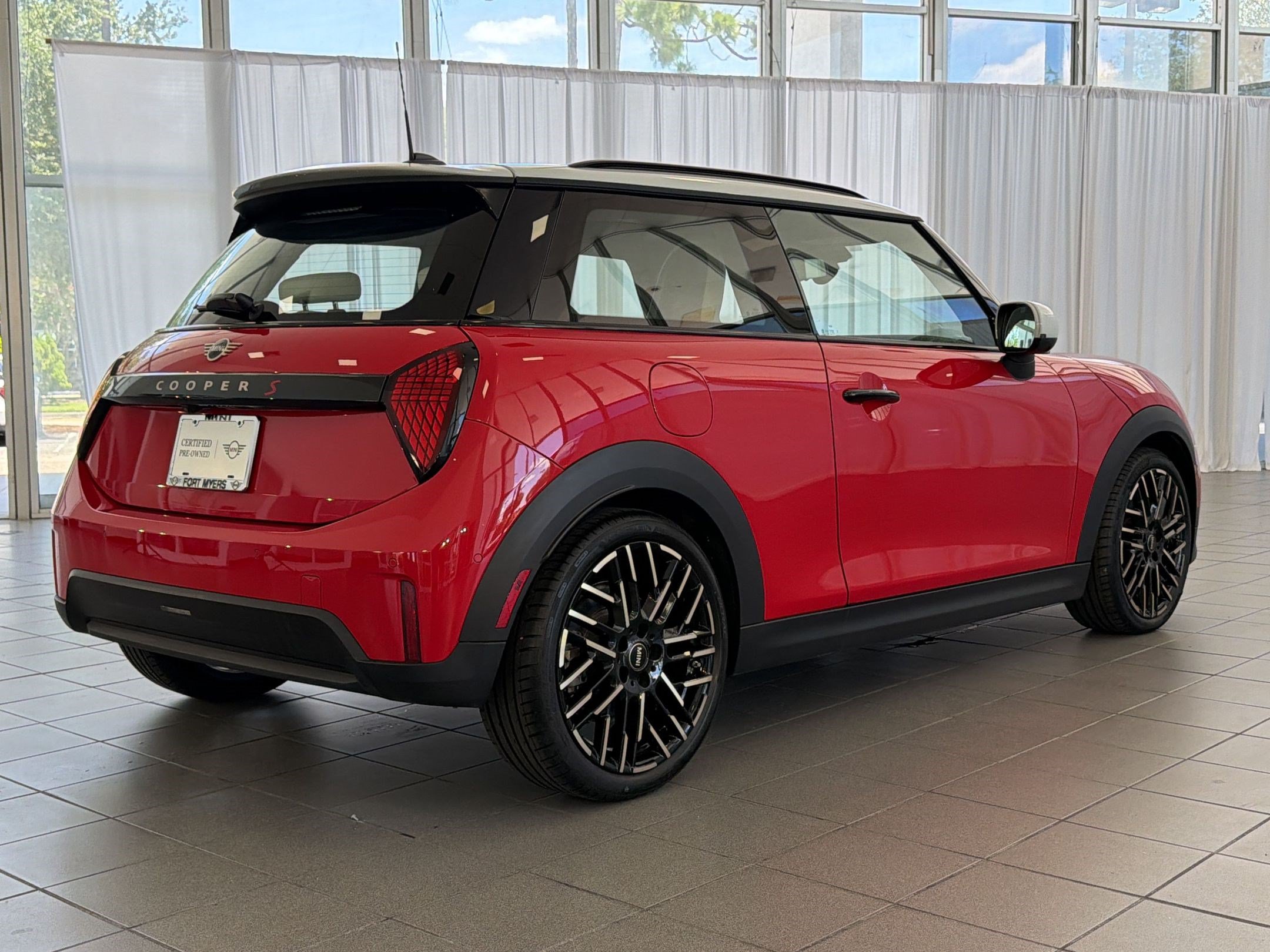 Certified 2025 MINI Cooper S FWD image 9