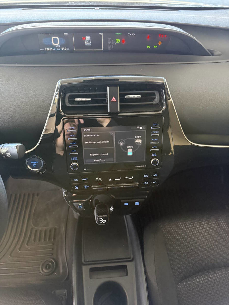 Used 2021 Toyota Prius LE AWD/4WD image 26