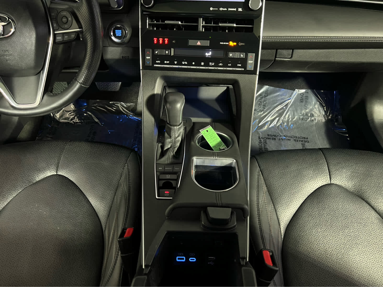 Used 2022 Toyota Avalon Limited w/ Advanced Safety Package FWD image 12