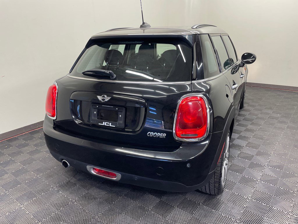 Used 2017 MINI Cooper 4-Door Hardtop image 9