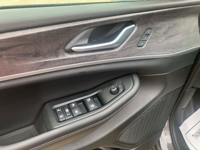 Certified 2024 Jeep Grand Cherokee L Limited w/ Luxury Tech Group II image 10