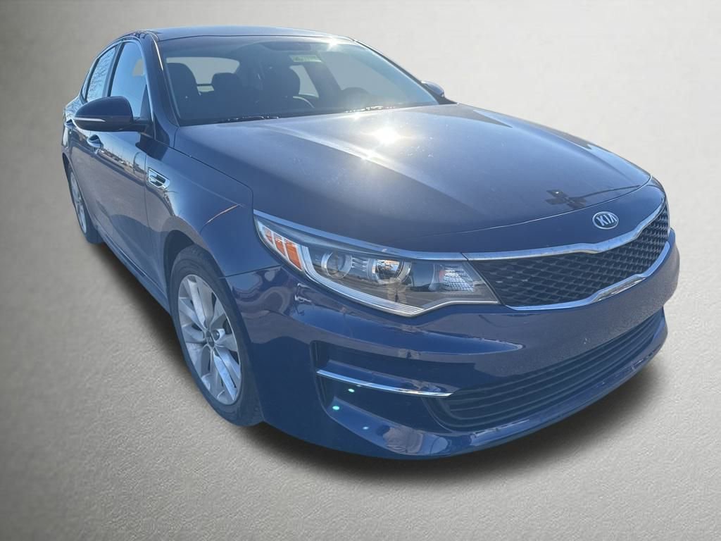 Used 2018 Kia Optima LX w/ 17" Alloy Wheels Package image 1