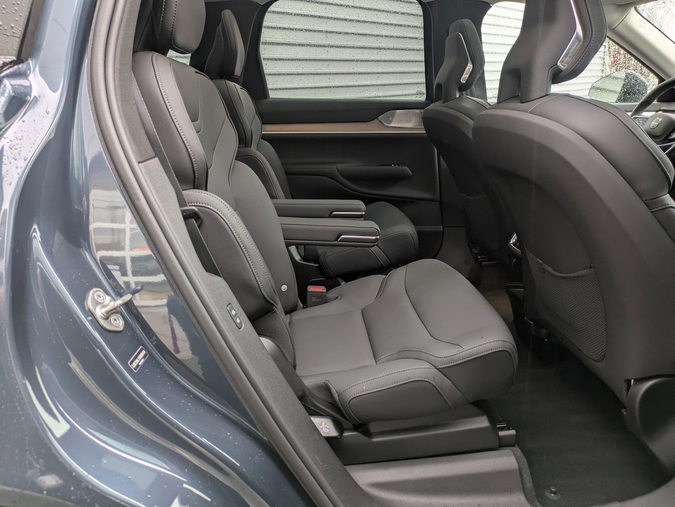 Used 2025 Volvo EX90 Ultra AWD/4WD image 28