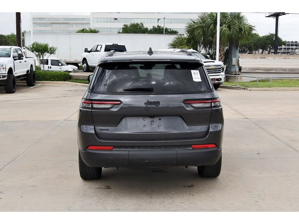 Used 2024 Jeep Grand Cherokee L Laredo image 5