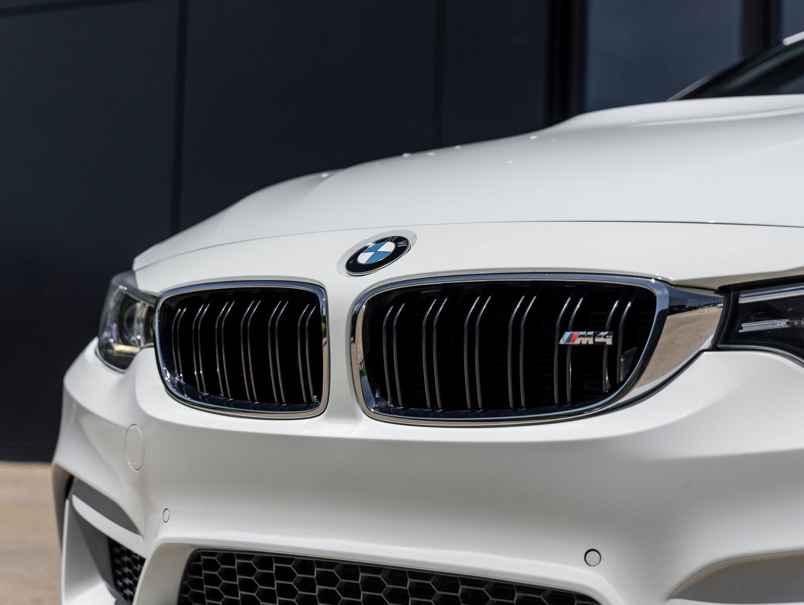 Used 2020 BMW M4 Convertible image 14