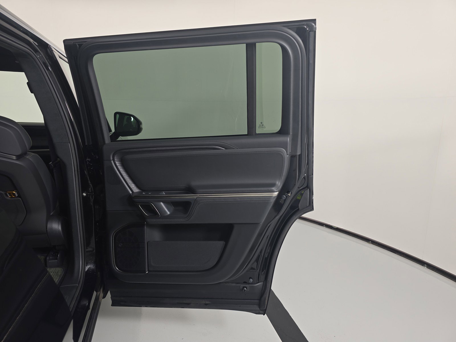 Used 2023 Rivian R1S Adventure image 19