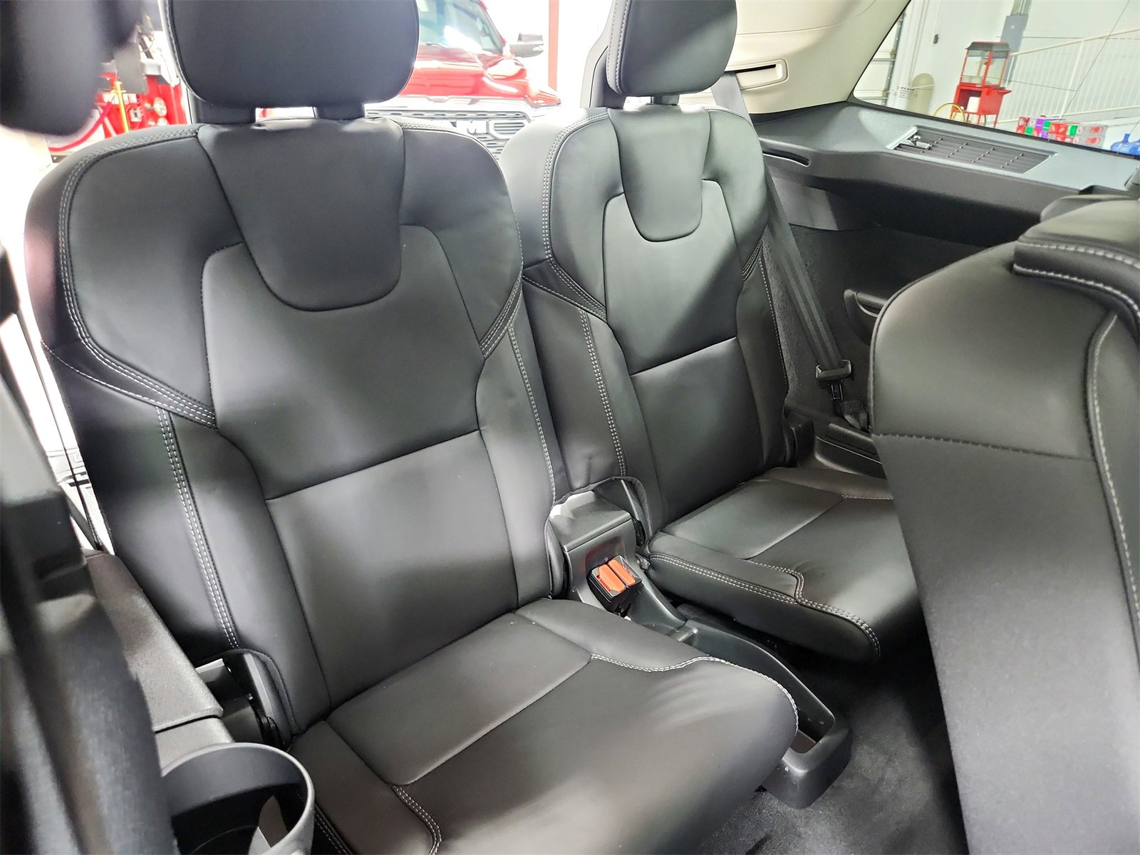 Used 2024 Volvo XC90 B6 Ultimate w/ Protection Package Premier image 48