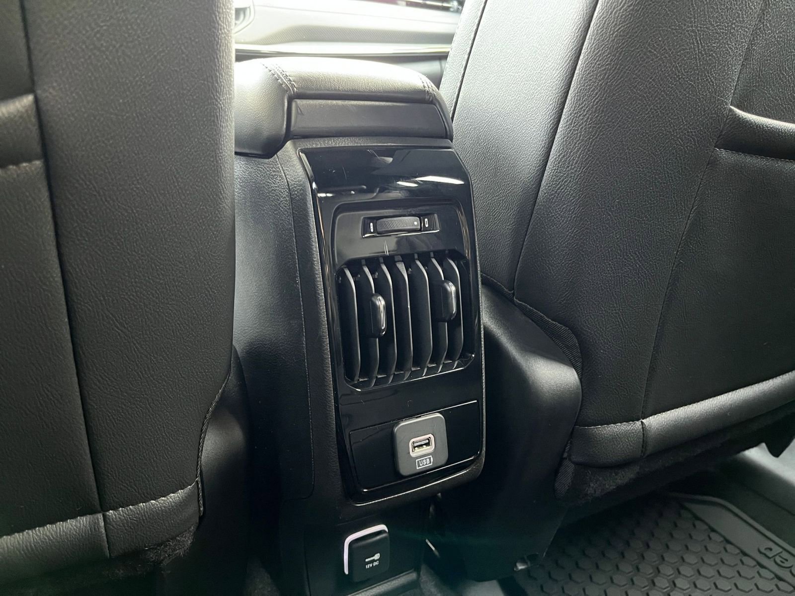 Used 2025 Jeep Compass Trailhawk image 23