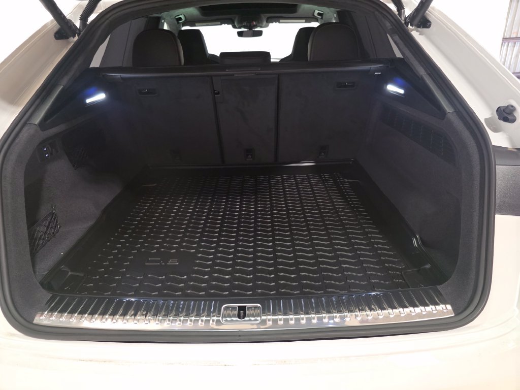 New 2027 Audi RS Q8 performance AWD/4WD image 9