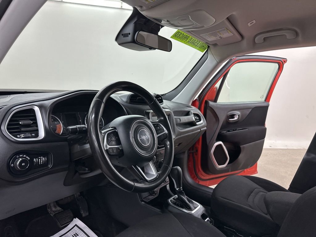 Used 2020 Jeep Renegade Latitude image 27