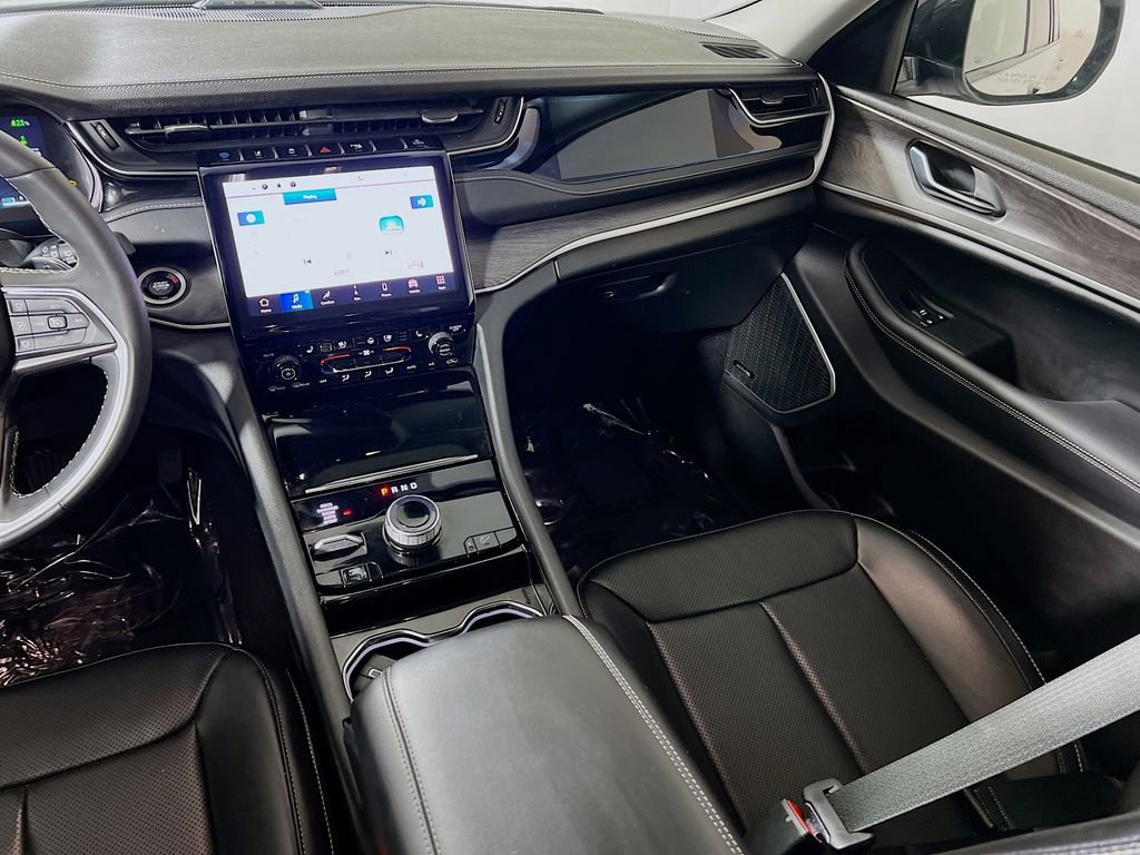 Used 2023 Jeep Grand Cherokee 4WD 4xe w/ Luxury Tech Group II image 21