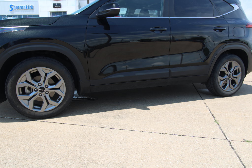Used 2024 Kia Seltos S FWD image 10