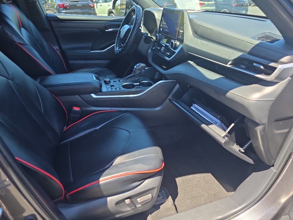 Certified 2023 Toyota Highlander XSE image 17