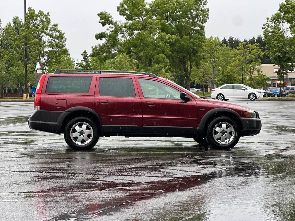 Used 2004 Volvo V70 AWD/4WD image 6