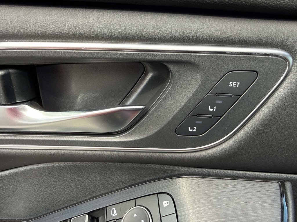 Used 2024 Nissan Rogue Platinum FWD image 23