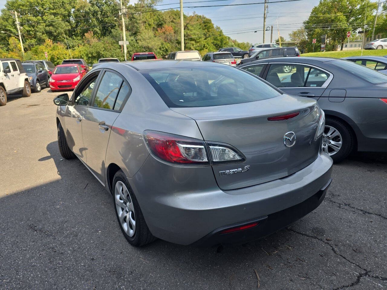 Used 2011 MAZDA MAZDA3 i Sport FWD image 5