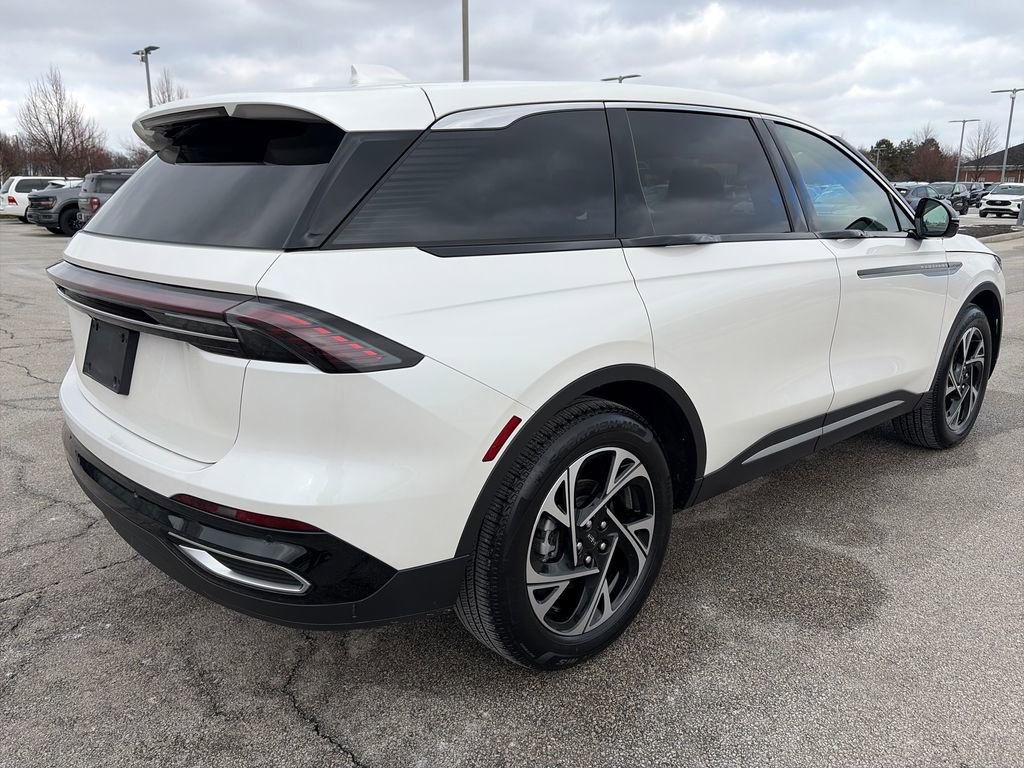 Used 2025 Lincoln Nautilus Premier image 7