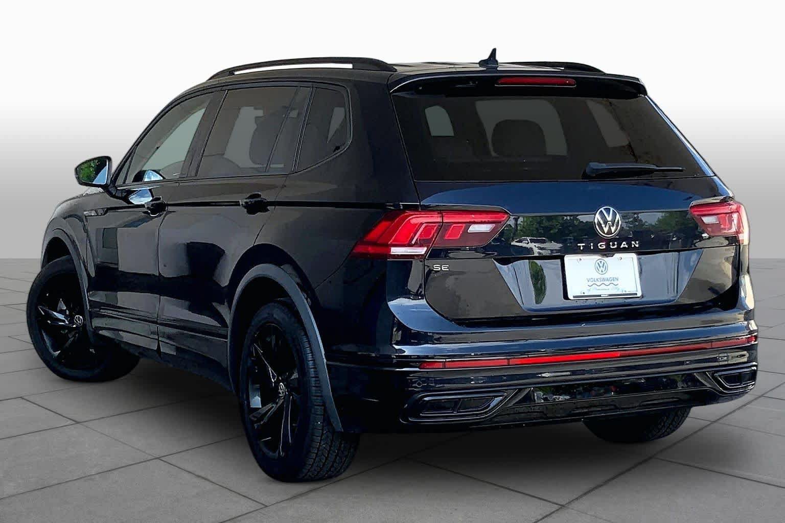 Used 2023 Volkswagen Tiguan SE R-Line FWD image 12