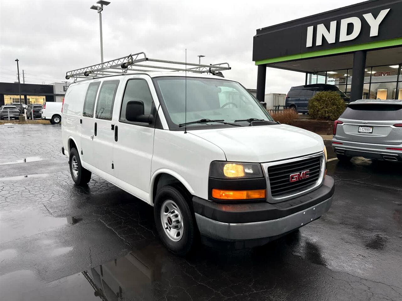 Used 2021 GMC Savana 2500 w/ Driver Convenience Package image 2