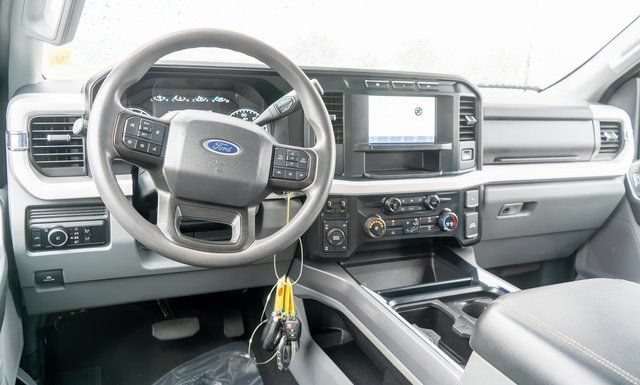 Used 2023 Ford F250 XLT AWD/4WD image 10