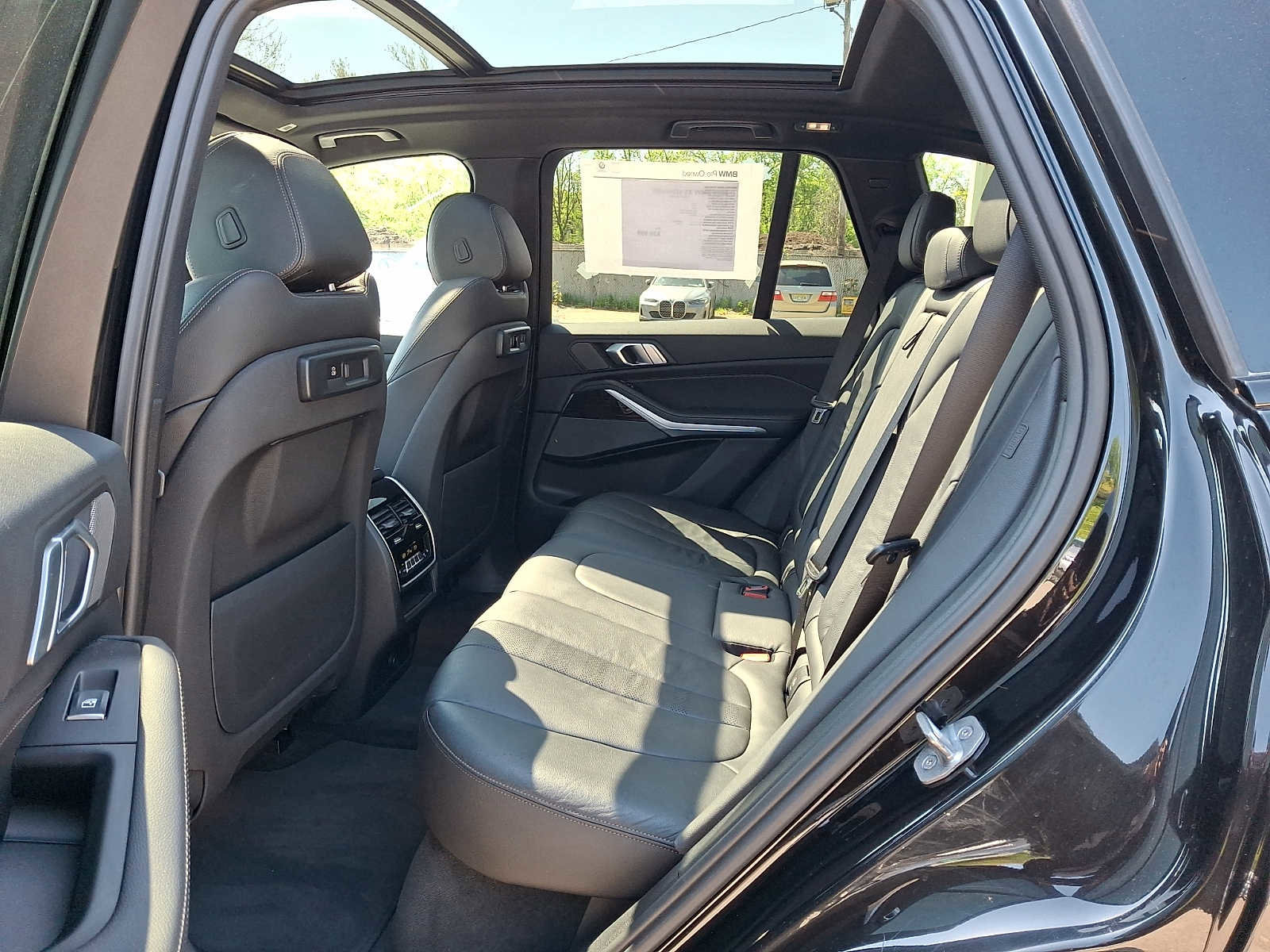 Used 2019 BMW X5 xDrive40i w/ M Sport Package AWD/4WD image 10