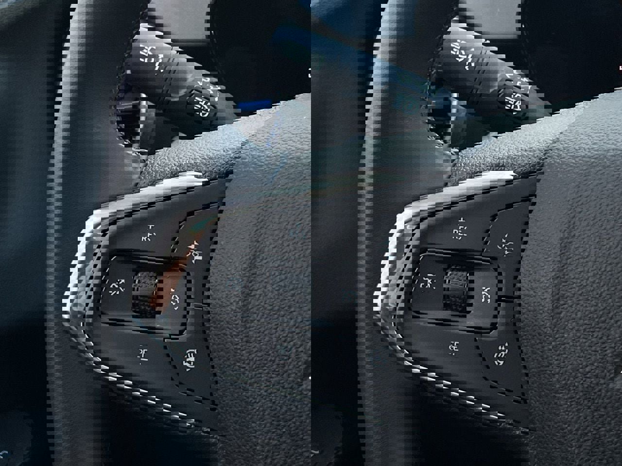 Used 2025 Chevrolet Trax LT w/ LT Convenience Package image 22