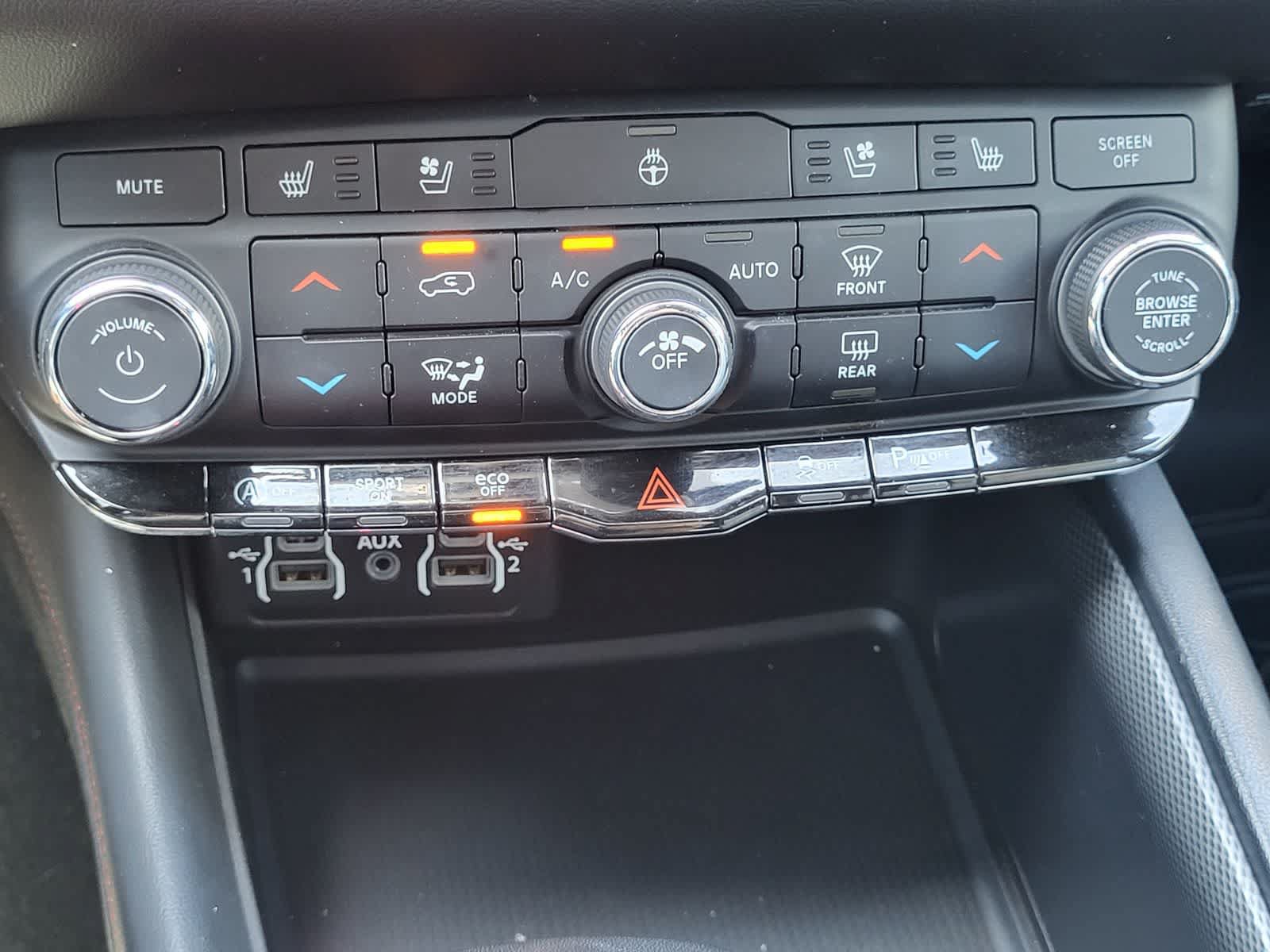 Used 2024 Dodge Durango GT AWD/4WD image 13