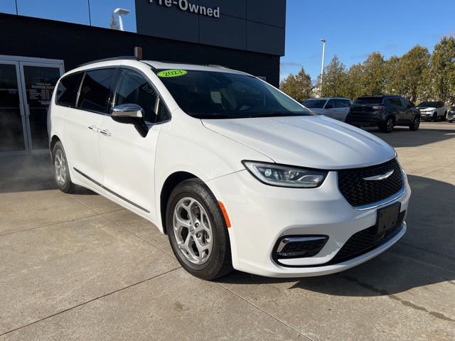 Certified 2023 Chrysler Pacifica Limited image 1