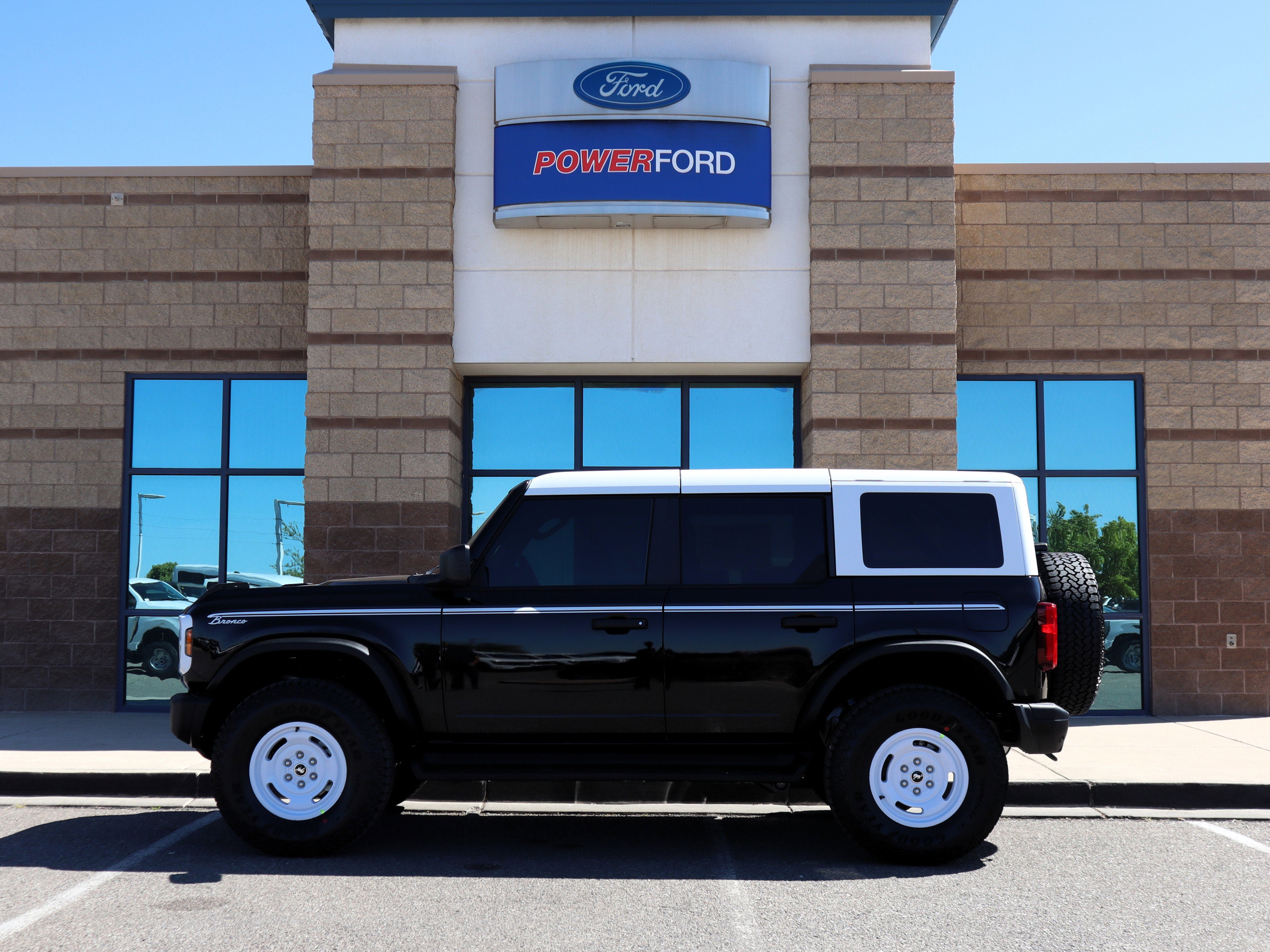 New 2026 Ford Bronco Heritage Edition AWD/4WD image 9