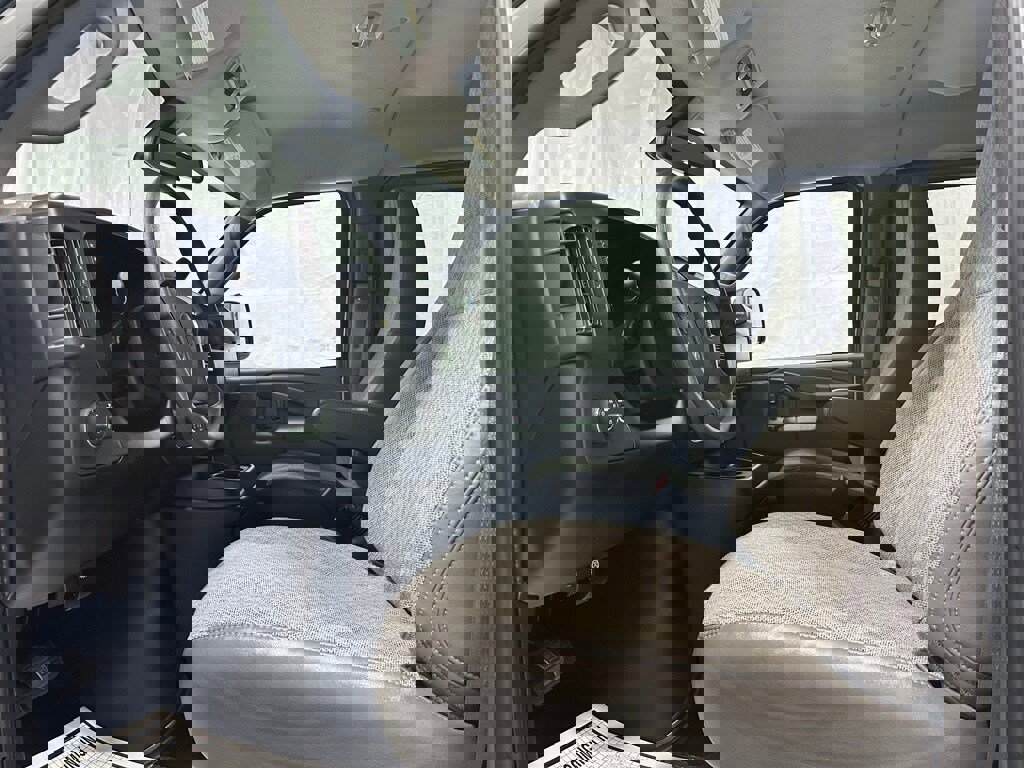 Used 2025 Chevrolet Express 3500 LT w/ LT Preferred Equipment Group image 15