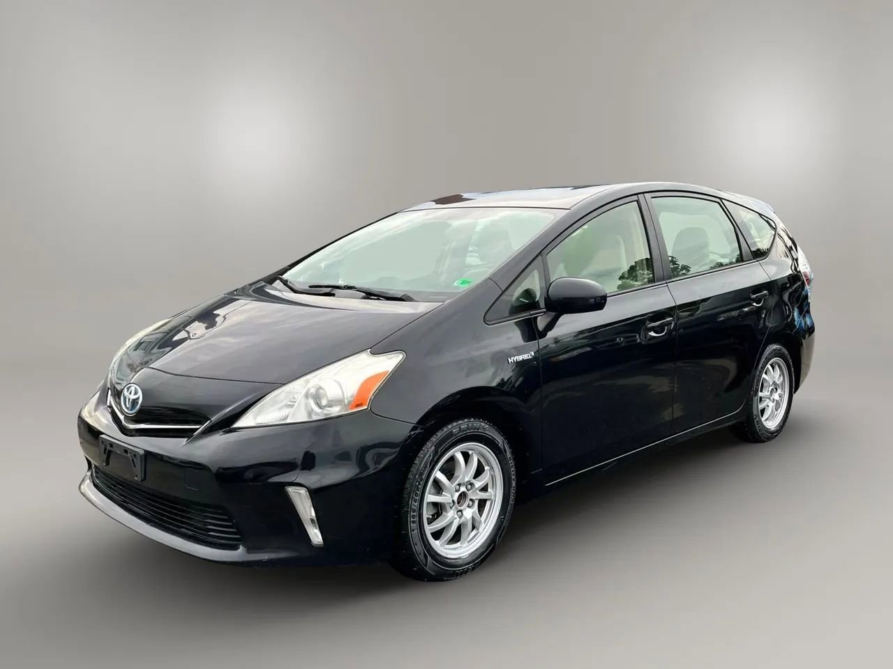 Used 2012 Toyota Prius V Three image 4