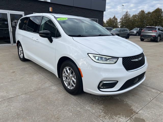 Used 2024 Chrysler Pacifica Touring-L