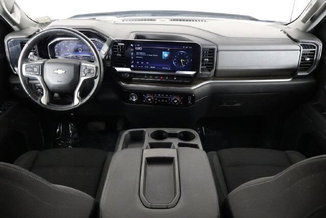 Used 2023 Chevrolet Silverado 1500 LT AWD/4WD image 4