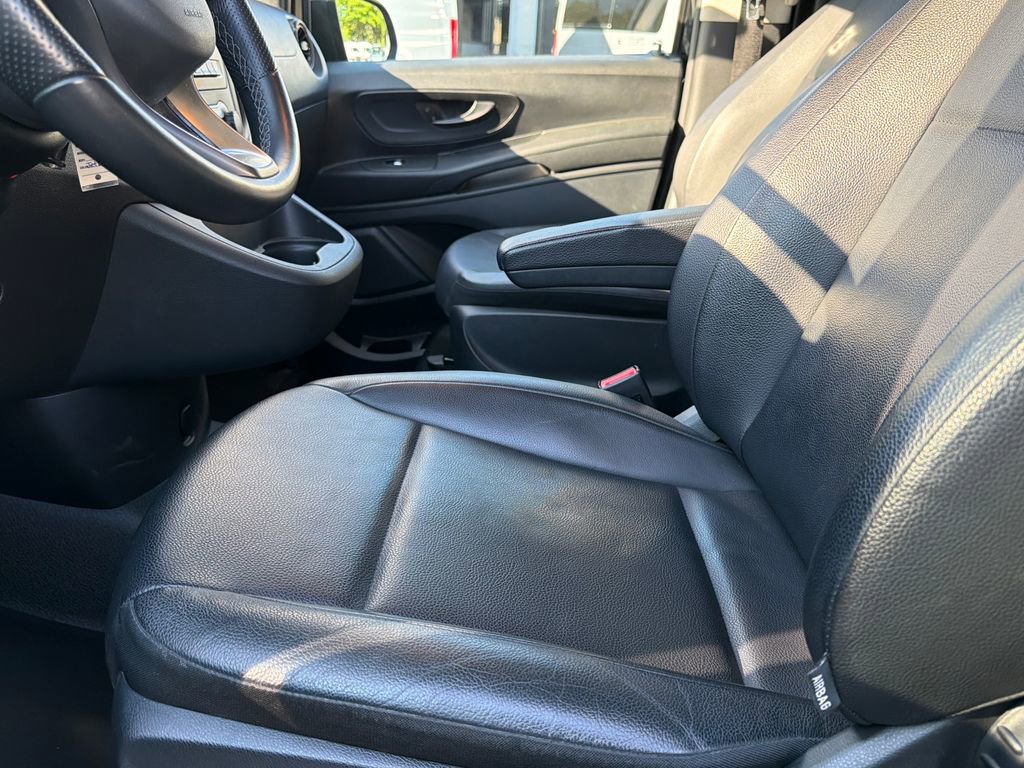 Used 2023 Mercedes-Benz Metris Passenger image 21