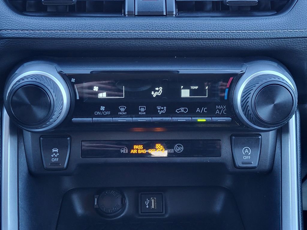 Used 2024 Toyota RAV4 LE image 10