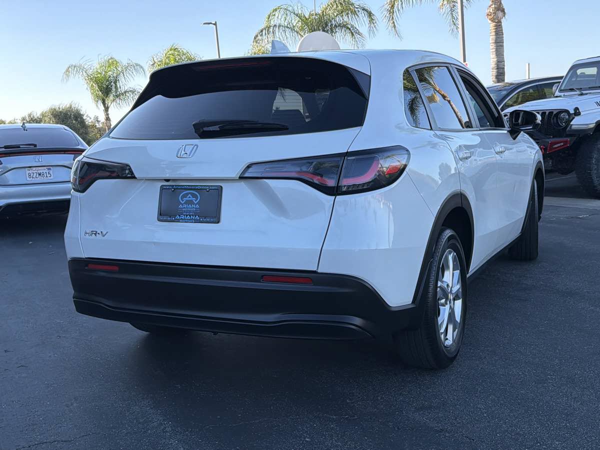 Used 2023 Honda HR-V LX image 4