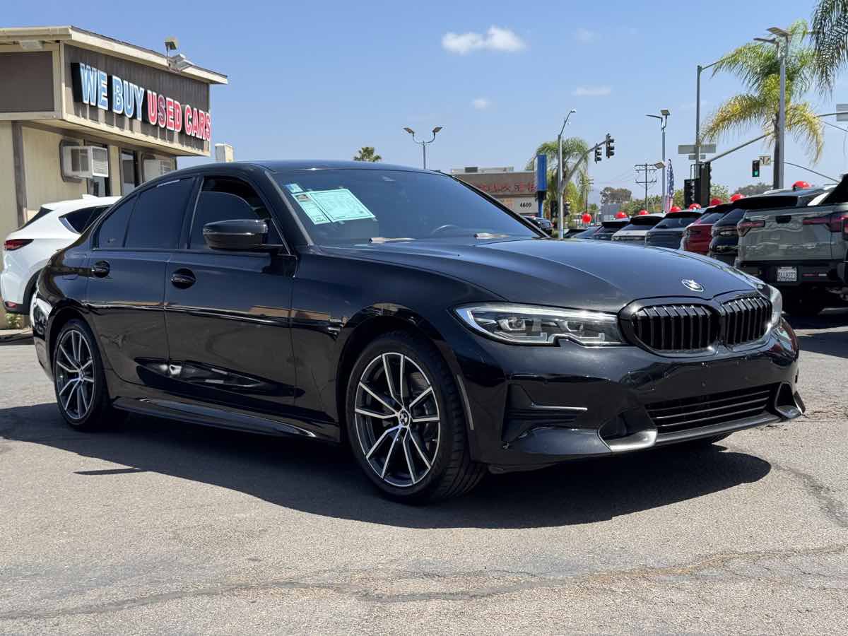 Used 2020 BMW 330i Sedan w/ Premium Package RWD image 5
