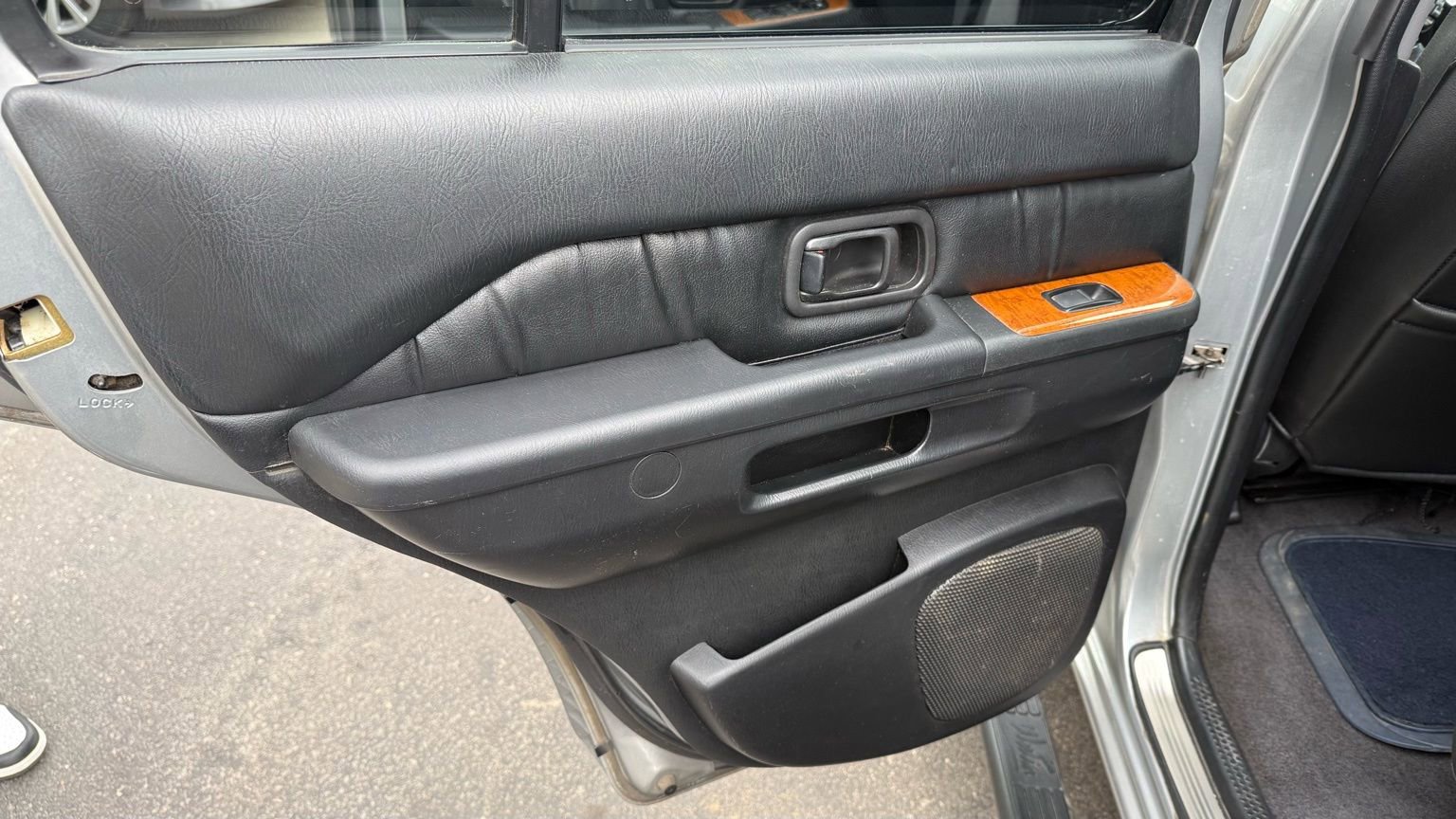 Used 2001 INFINITI QX4 4WD w/ (S02) Sport Pkg image 8