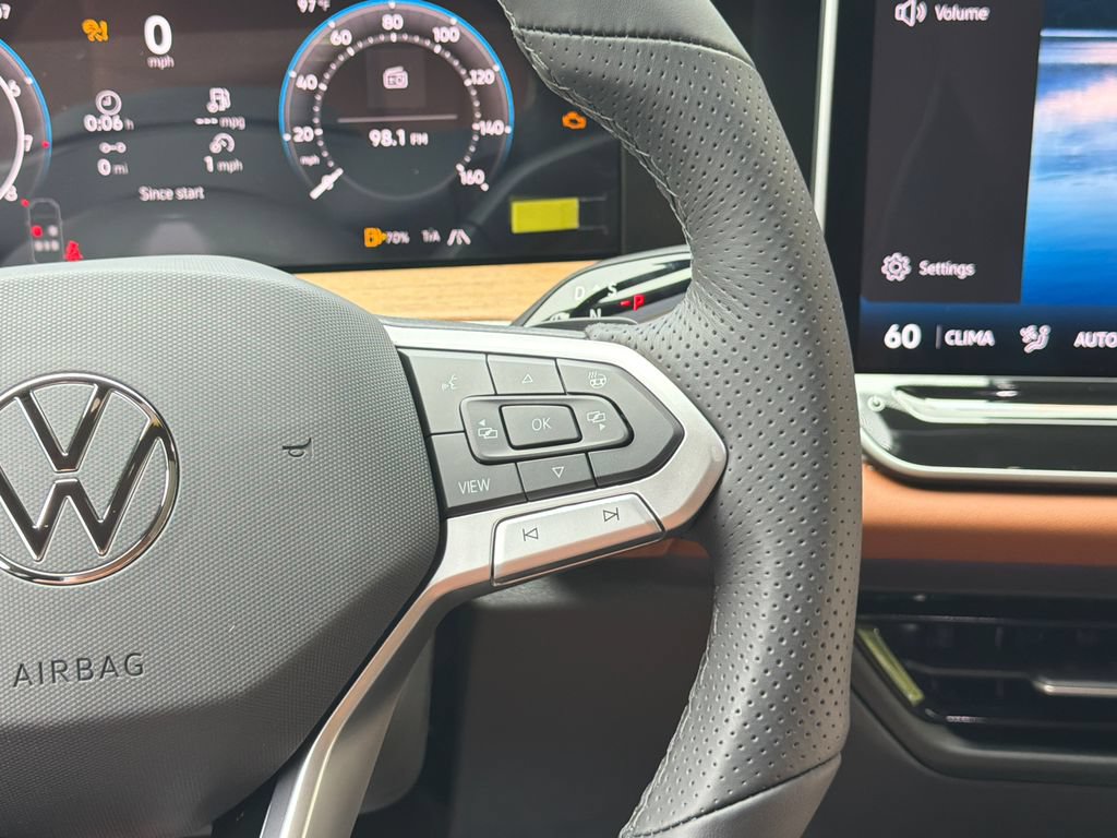 New 2026 Volkswagen Tiguan SEL R-Line AWD/4WD image 15