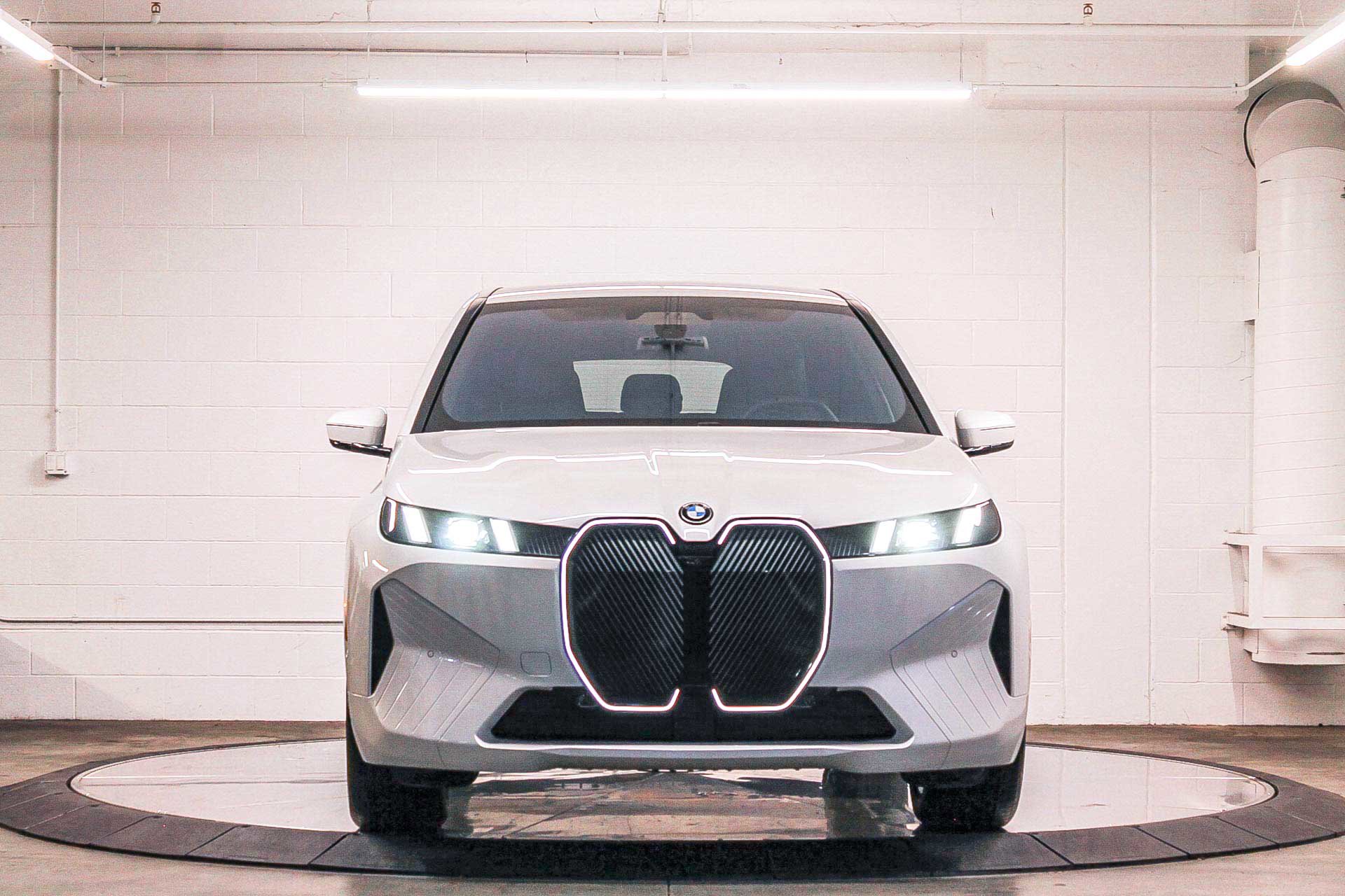 New 2026 BMW iX xDrive45 video 2