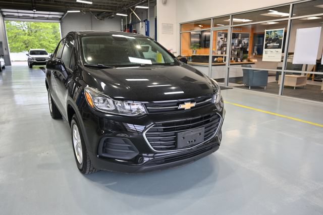 Used 2020 Chevrolet Trax LS w/ Tint and Cruise Package AWD/4WD image 3