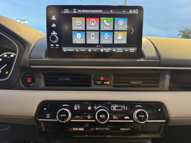 Used 2025 Honda Pilot Touring image 19