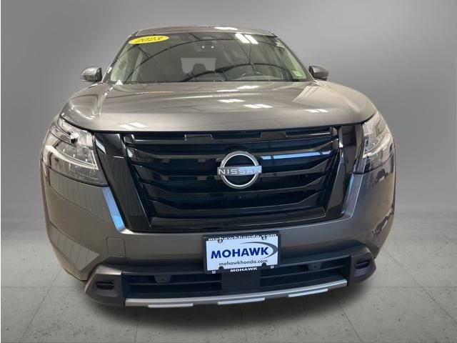 Used 2023 Nissan Pathfinder SL w/ Black Appearance Package image 2