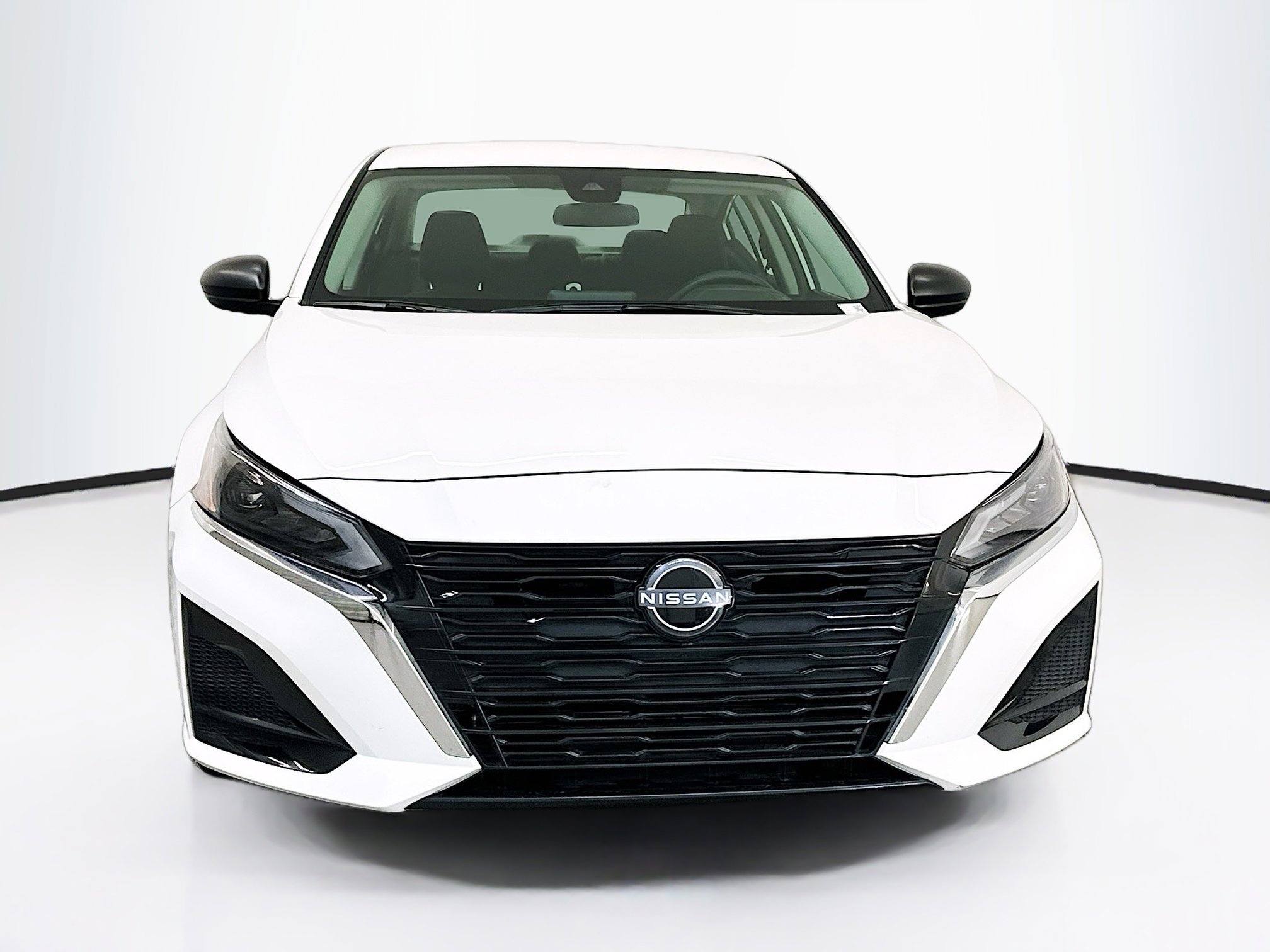 Used 2025 Nissan Altima 2.5 SV image 2