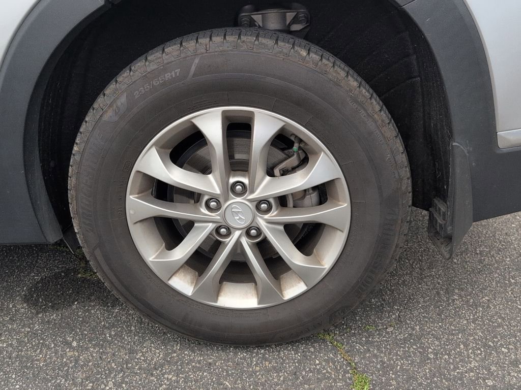 Used 2020 Hyundai Santa Fe SE image 8