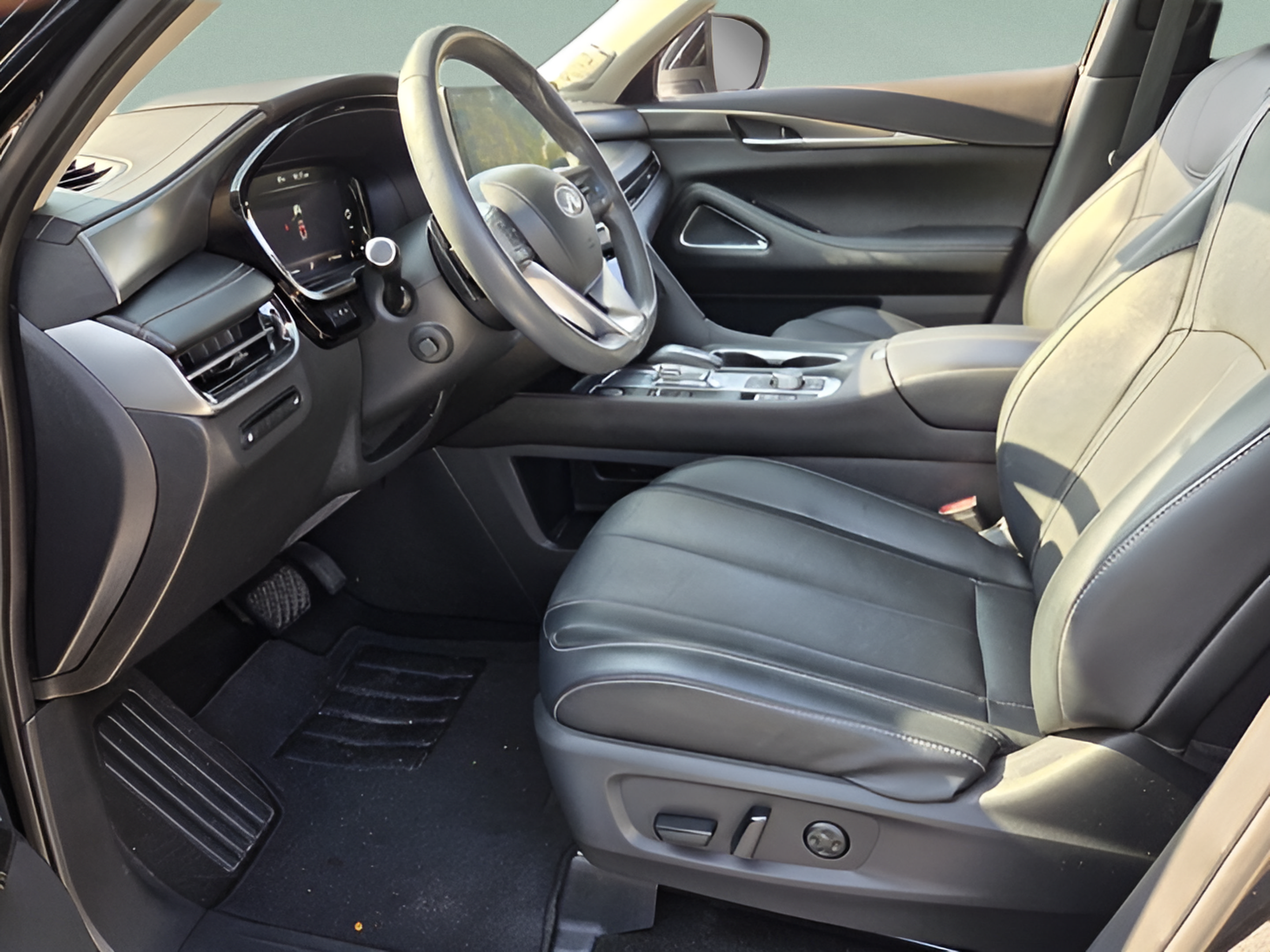 Used 2024 INFINITI QX60 Luxe w/ Performance Audio Package FWD image 13